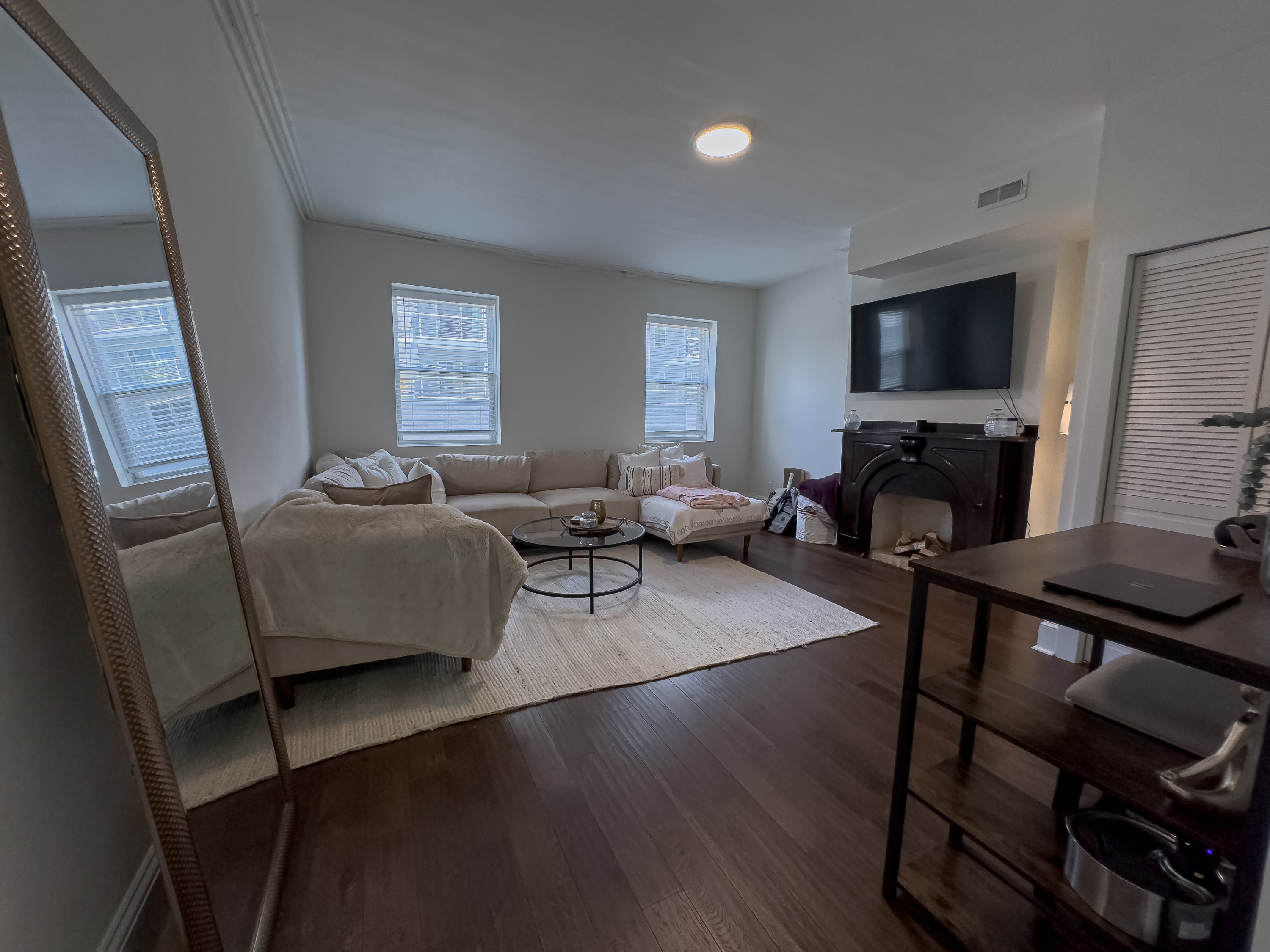 1832-34 Callowhill Street - E