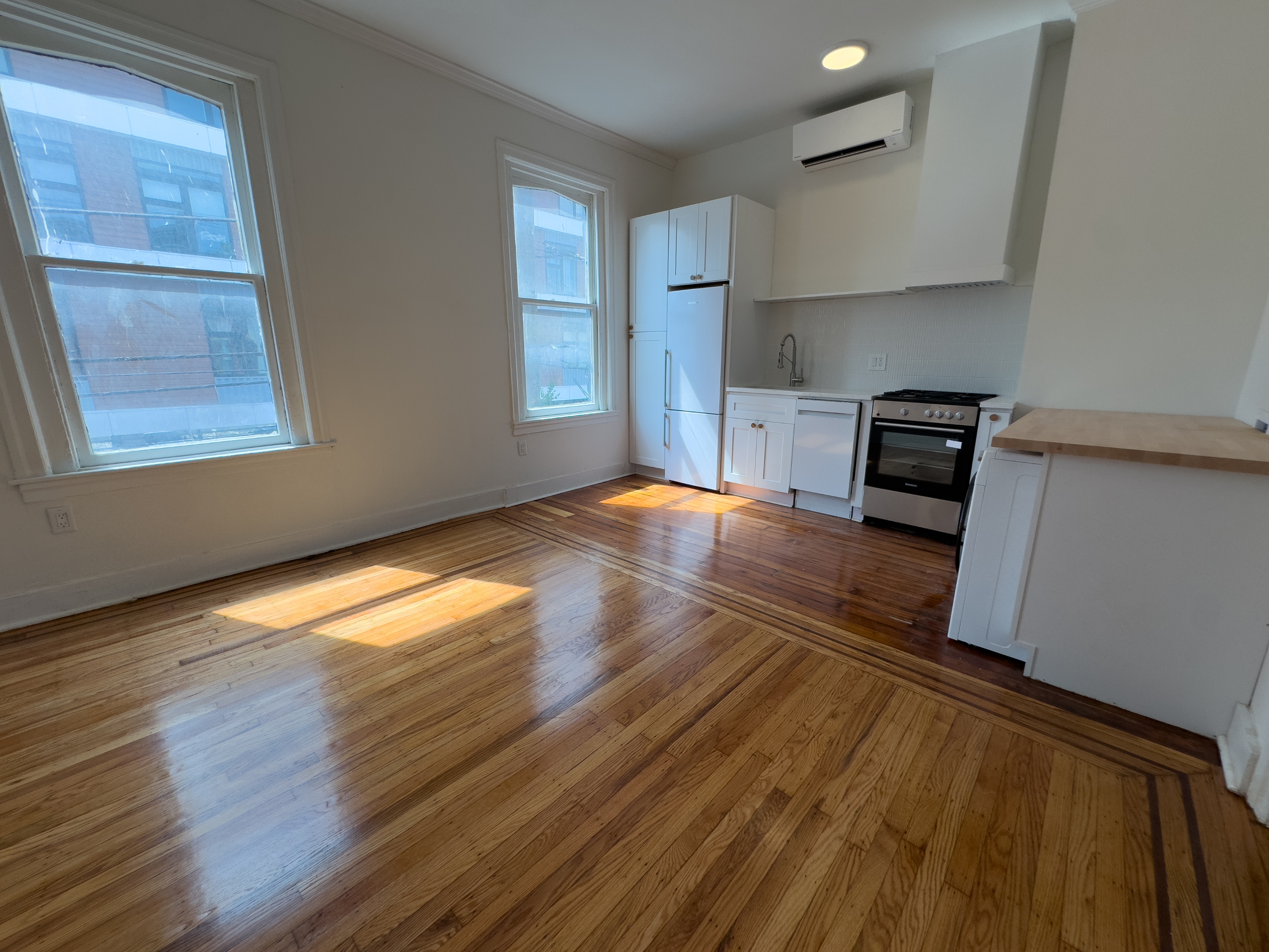 1223 N Franklin St - 2F